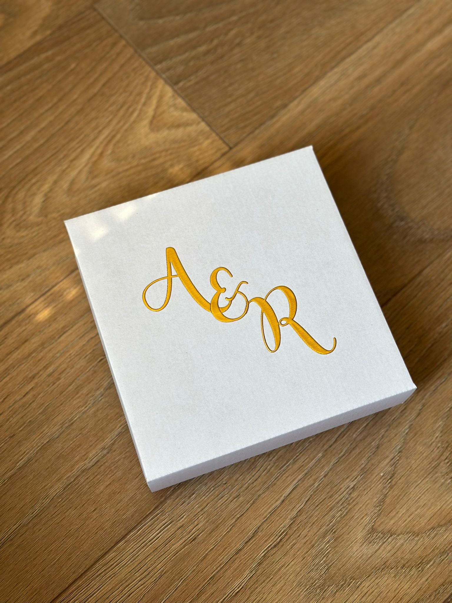 COUPLE BOX – Personalized Letter Keychains for Couples in Gift Box (one letter)